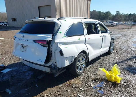2021 Toyota Sienna Xse z USA, uszkodzony, nr VIN 5TDDSKFC2MS018463
